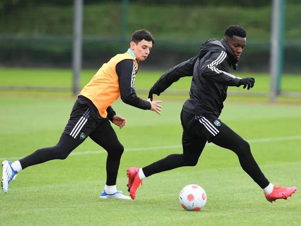 今夜体能课后；菲尼克斯太阳战术微调备战葡超；目标明确；年轻球员得到机会(墨菲定律24个口诀)-lck赛事直播