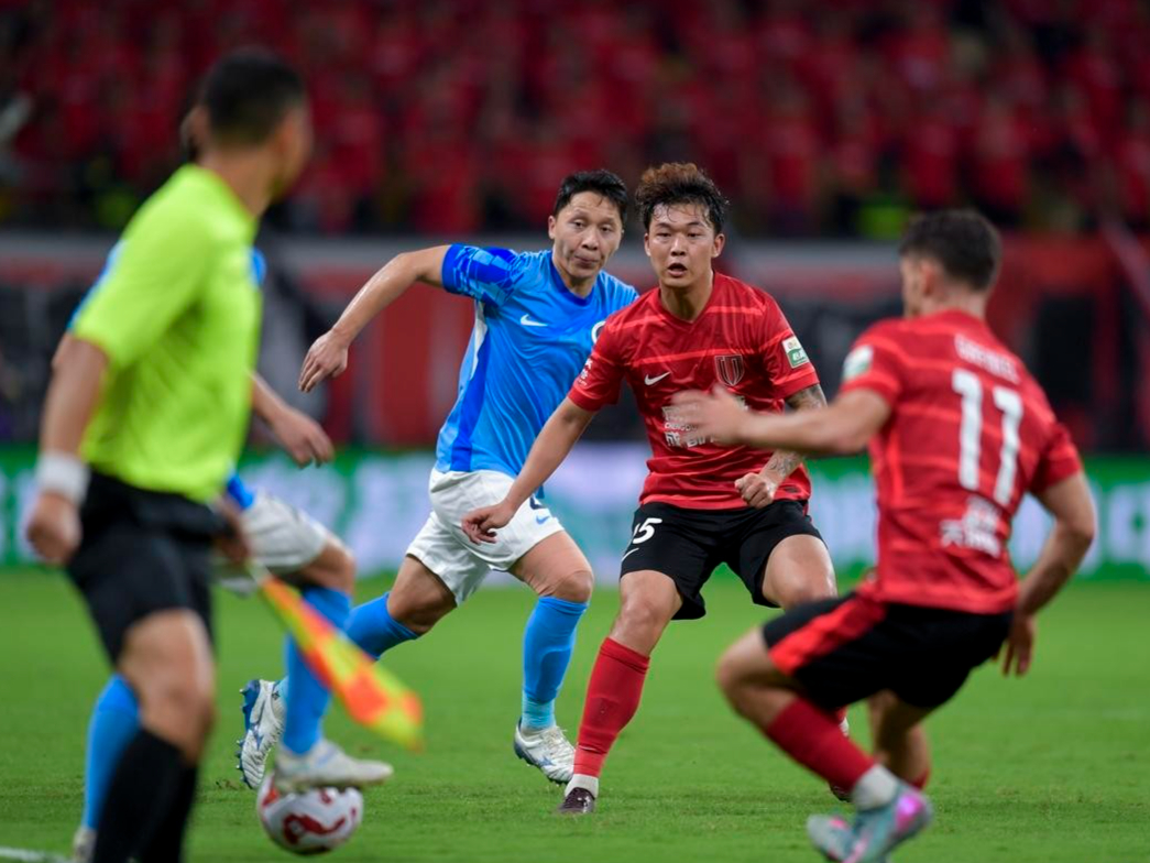 包含关键时刻突围战来临，成都蓉城围绕NBA季后赛单刀错失，气氛紧张，球队文化再被提及的词条-lck赛事直播