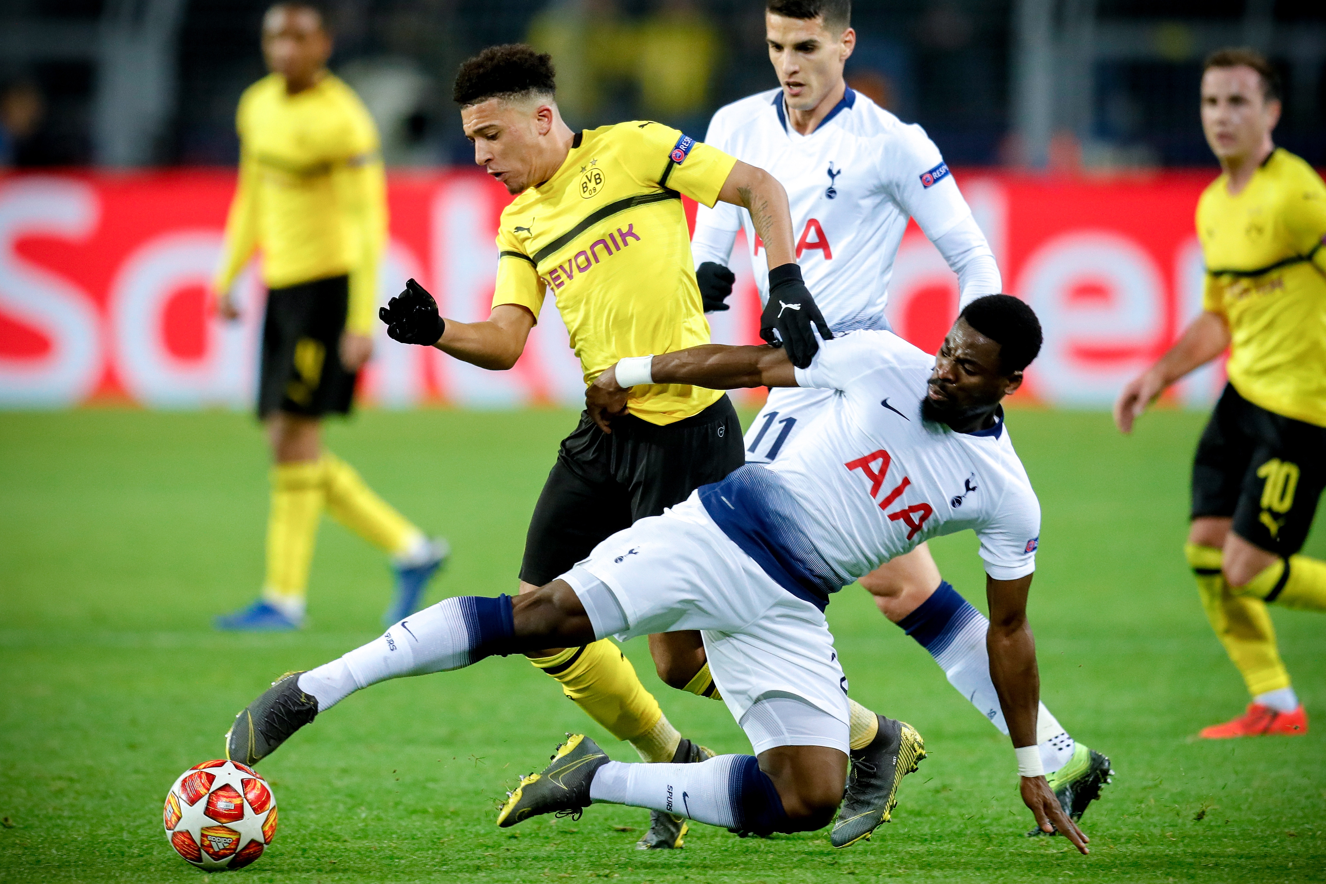 莫雷诺获得哥甲联赛冠军申花祝贺-LCK娱乐平台